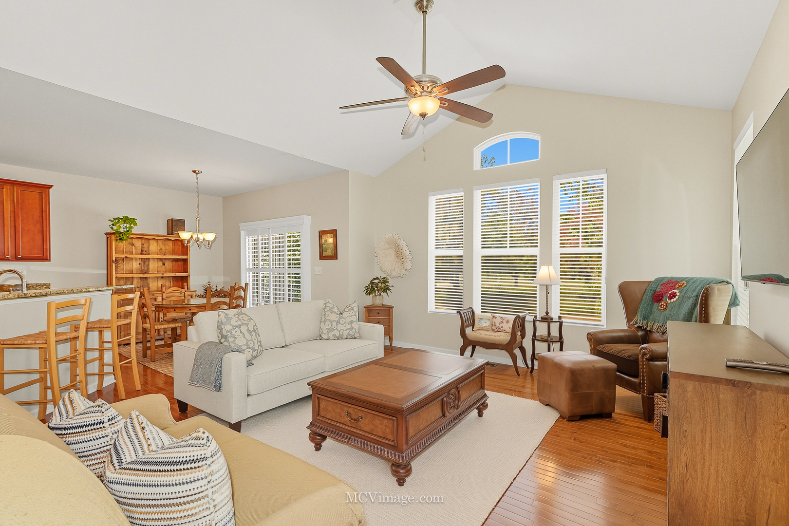 695 Station Boulevard, Aurora, IL 60504