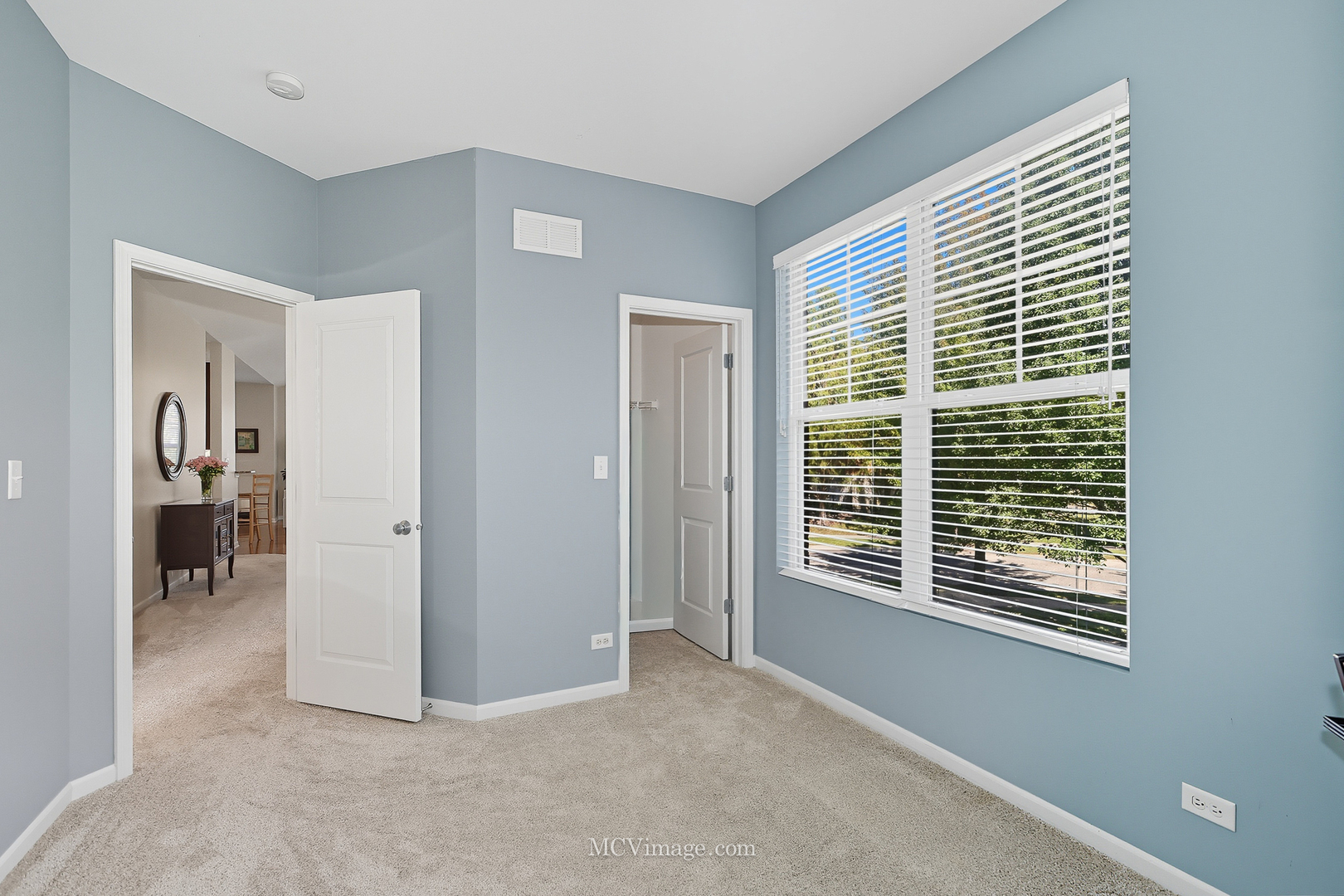 695 Station Boulevard, Aurora, IL 60504