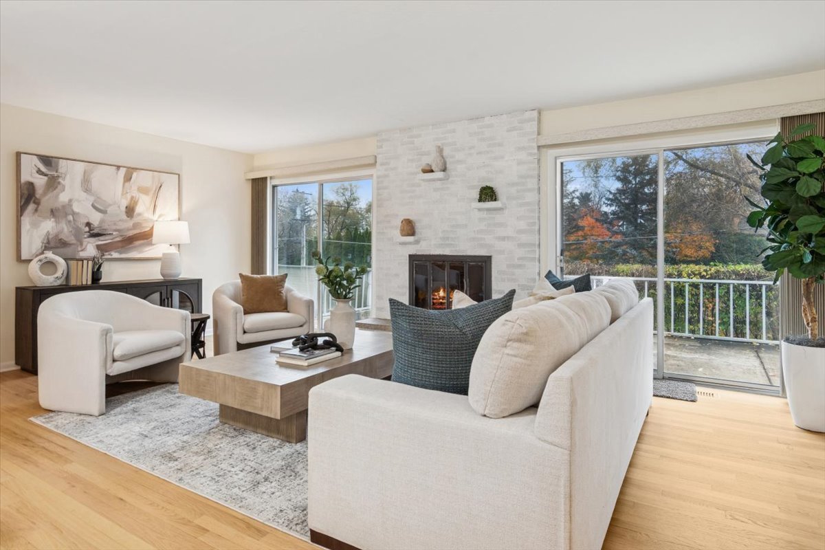 25W125 Lacey Avenue, Naperville, IL 60563