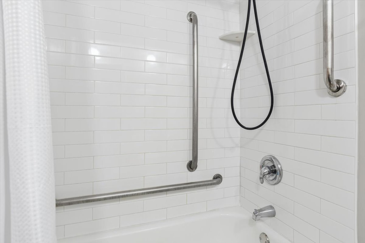 25W125 Lacey Avenue, Naperville, IL 60563