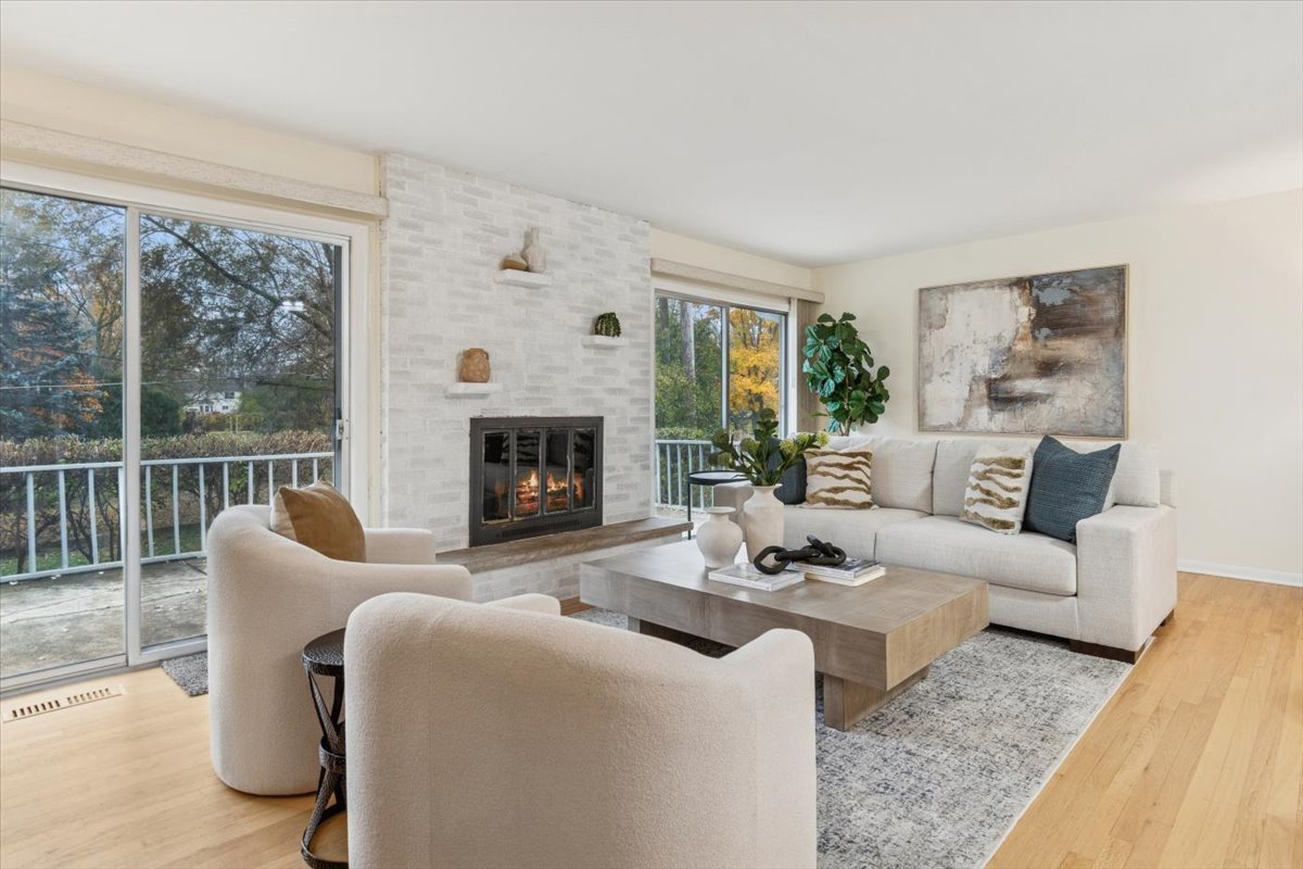 25W125 Lacey Avenue, Naperville, IL 60563