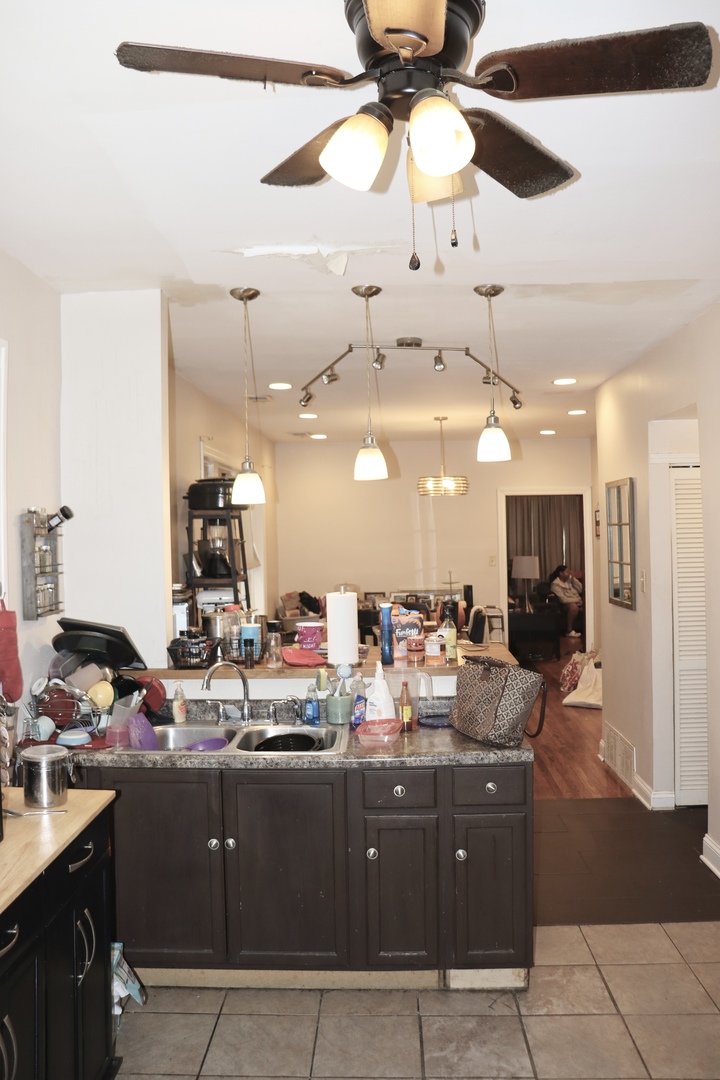 6225 S Albany Avenue, Chicago, IL 60629