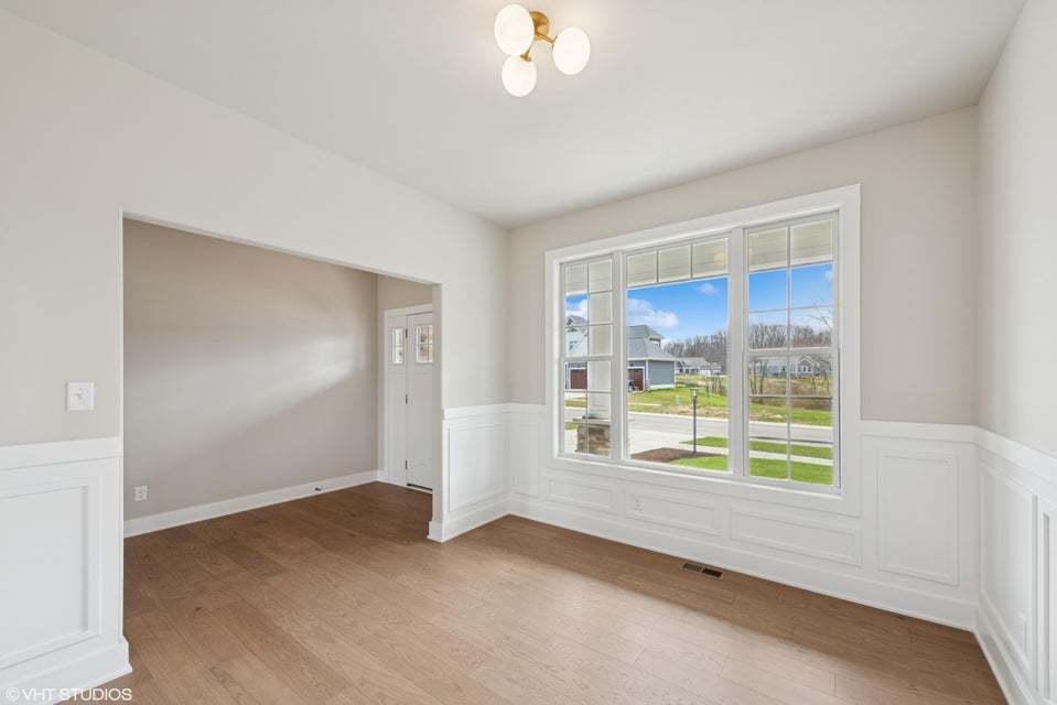 2903 Whispering Brook Lane, Valparaiso, IN 46385