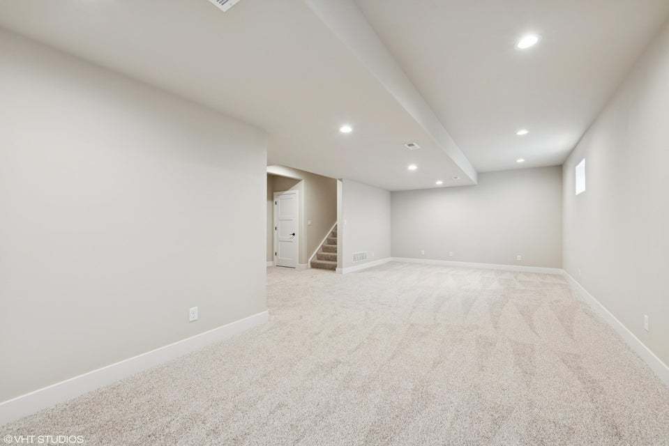 2903 Whispering Brook Lane, Valparaiso, IN 46385