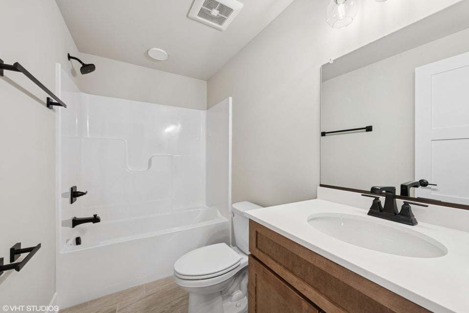 2903 Whispering Brook Lane, Valparaiso, IN 46385