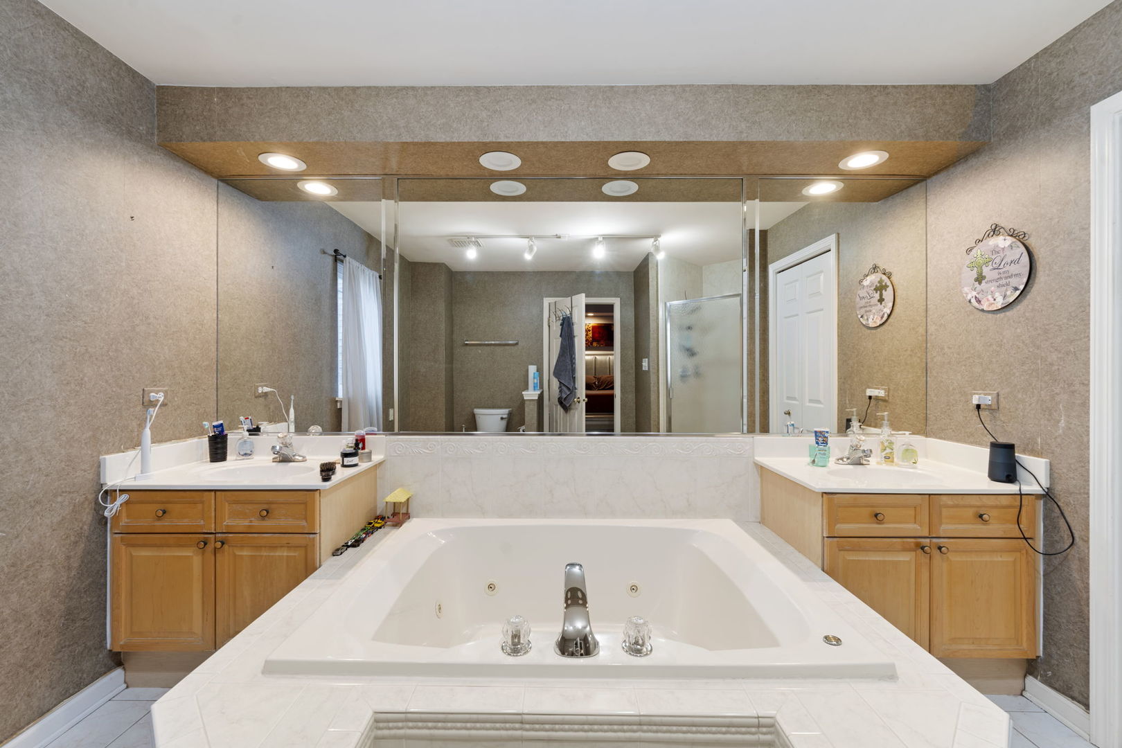 2080 Fairview Lane, South Holland, IL 60473