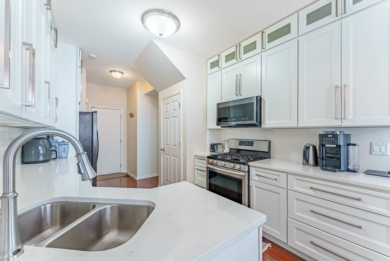 1748 Windward Avenue, Naperville, IL 60563