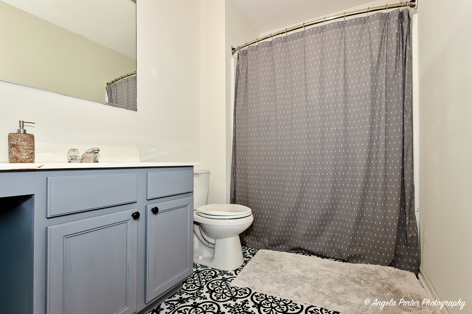 1801 Powers Road, Woodstock, IL 60098