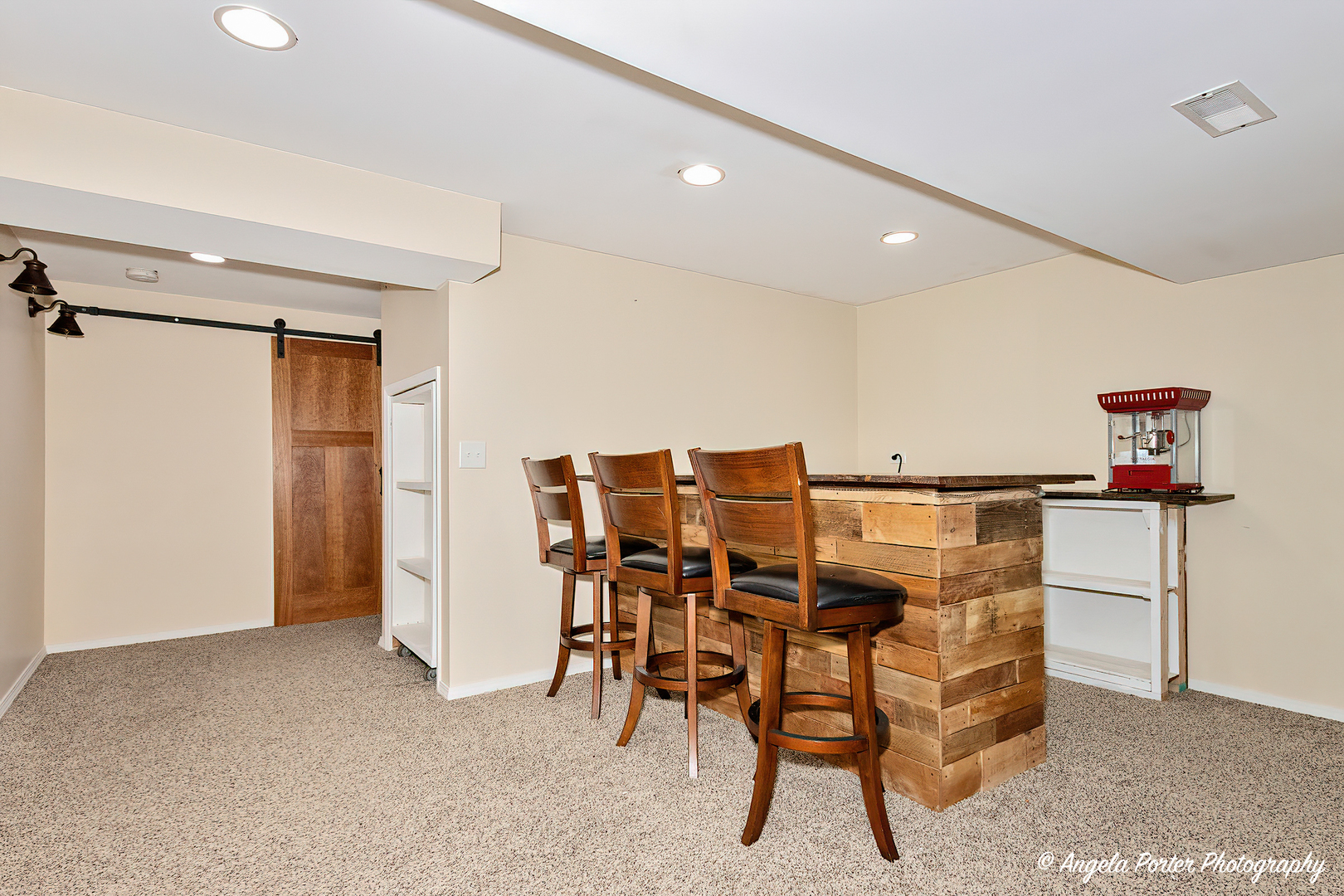 1801 Powers Road, Woodstock, IL 60098