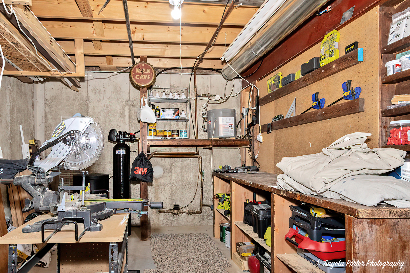 1801 Powers Road, Woodstock, IL 60098