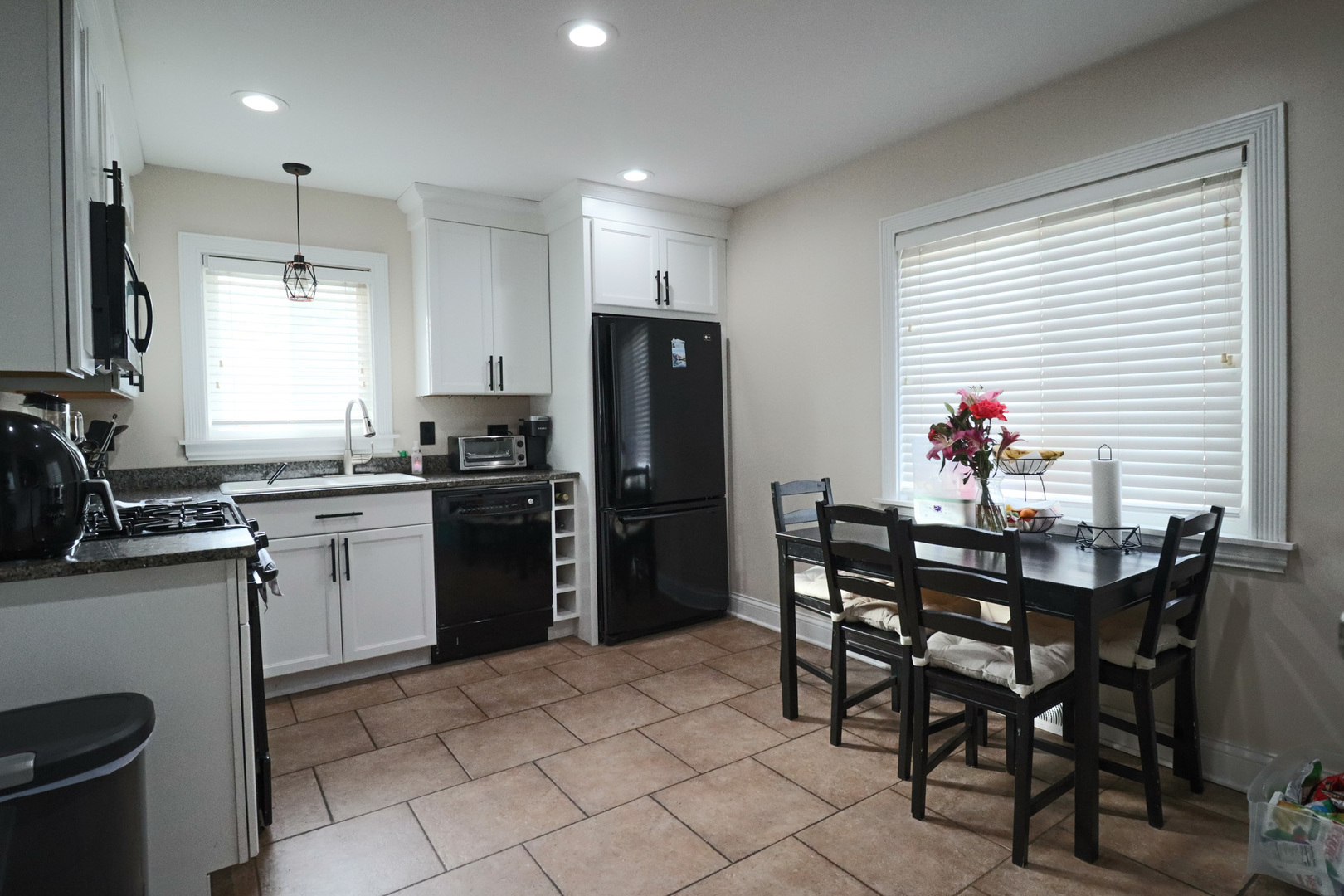 626 N Biermann Avenue, Villa Park, IL 60181