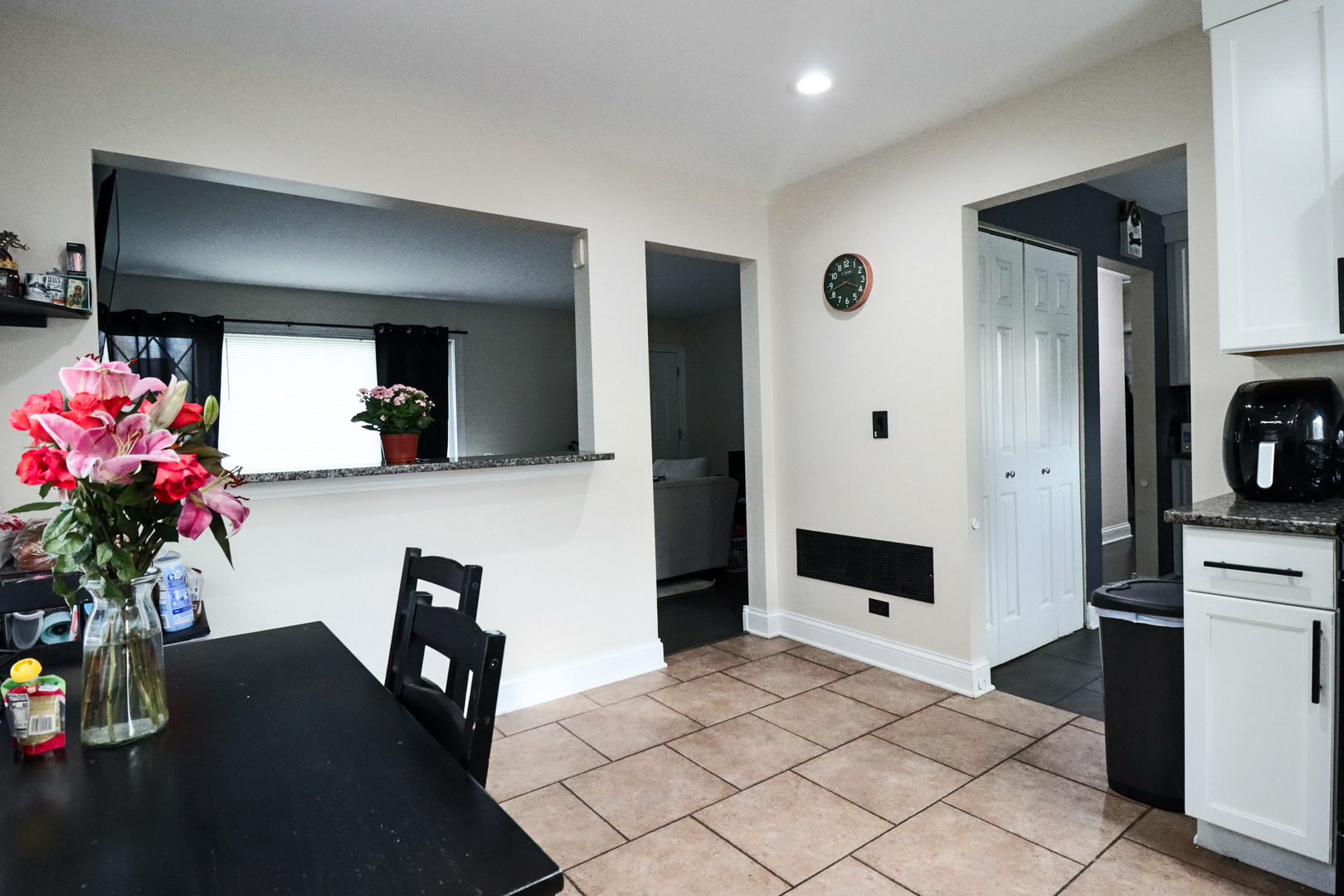 626 N Biermann Avenue, Villa Park, IL 60181