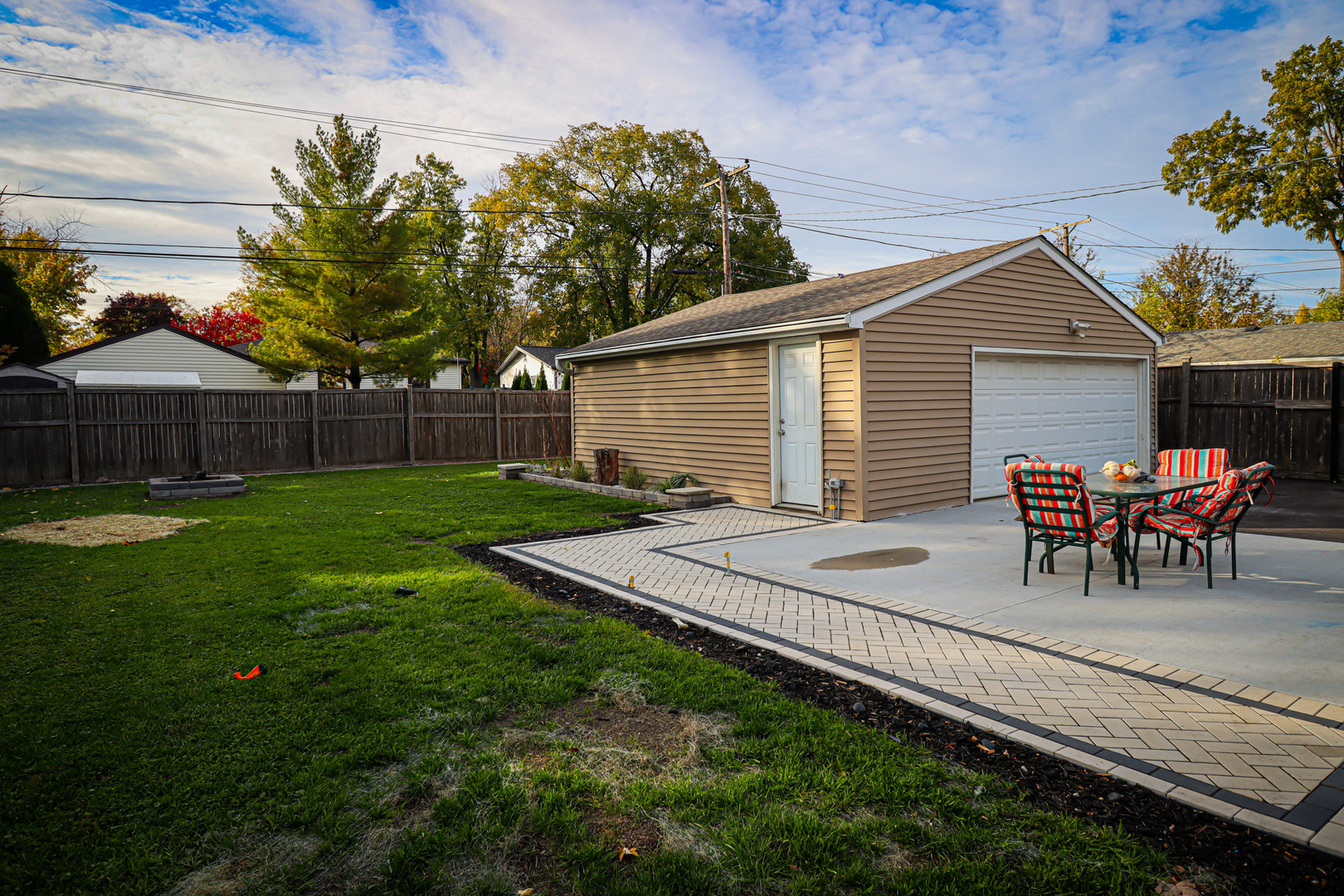 626 N Biermann Avenue, Villa Park, IL 60181