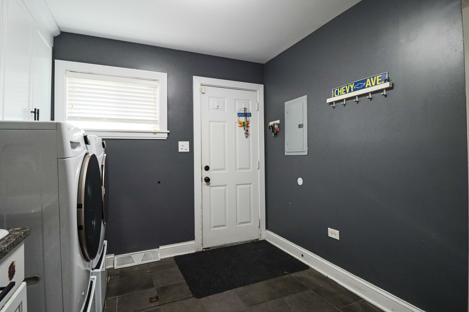 626 N Biermann Avenue, Villa Park, IL 60181