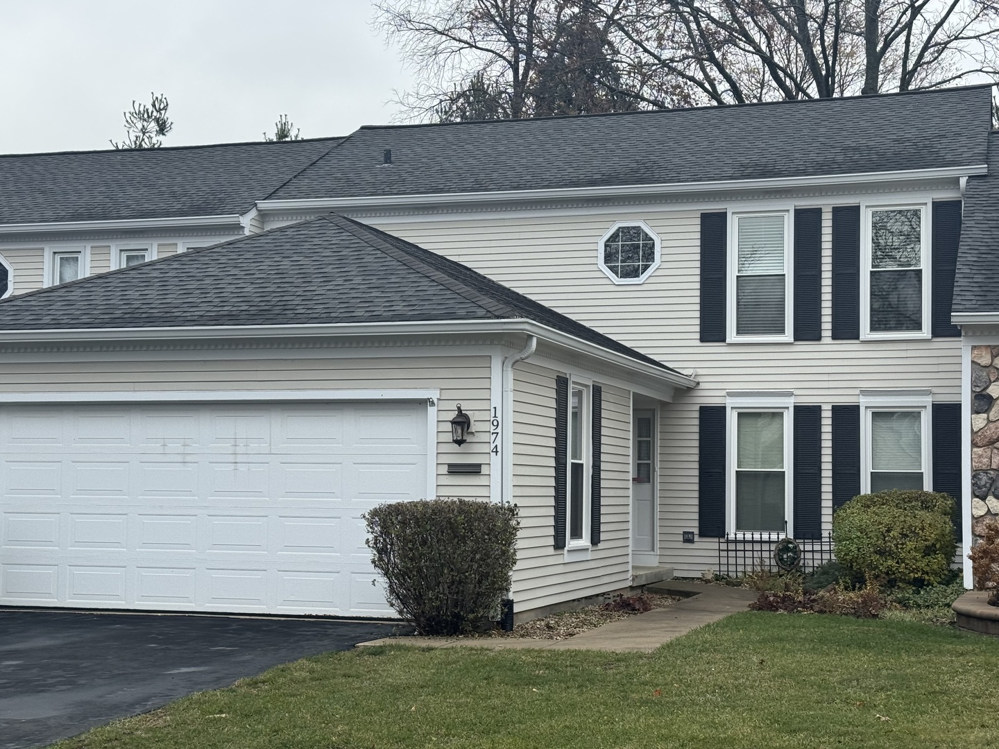 1974 Wexford Circle #123, Wheaton, IL 60189