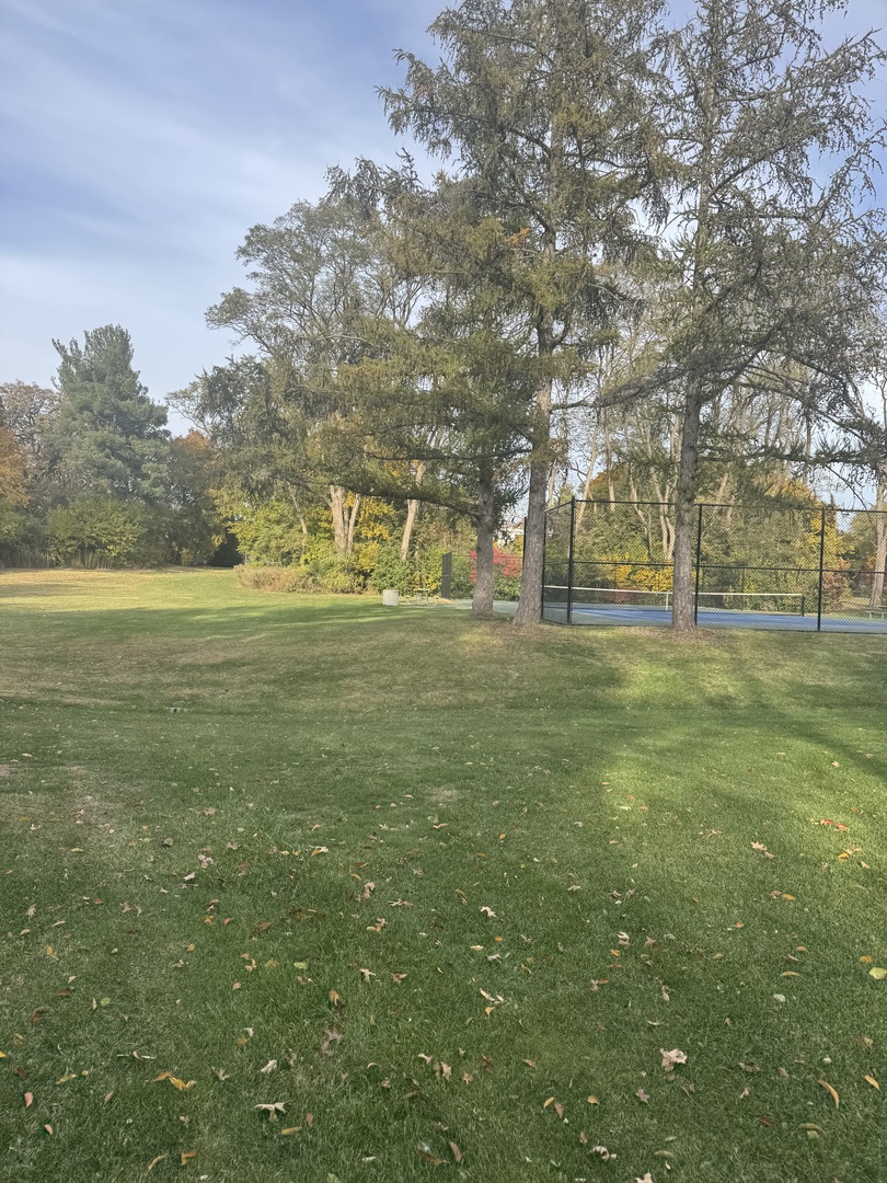 1974 Wexford Circle #123, Wheaton, IL 60189