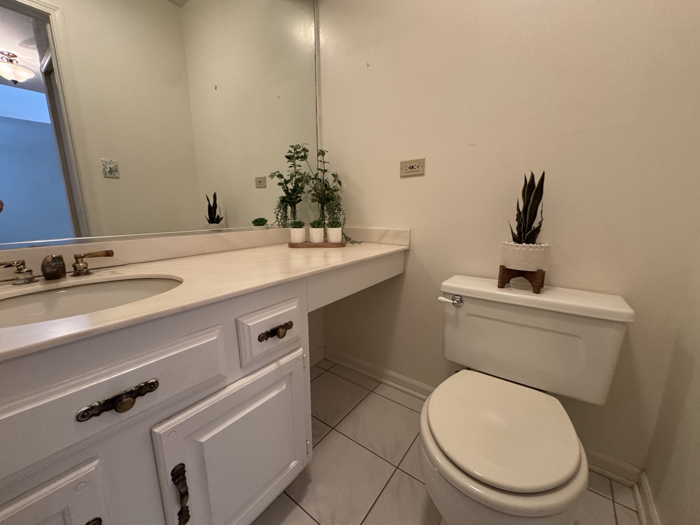 1974 Wexford Circle #123, Wheaton, IL 60189