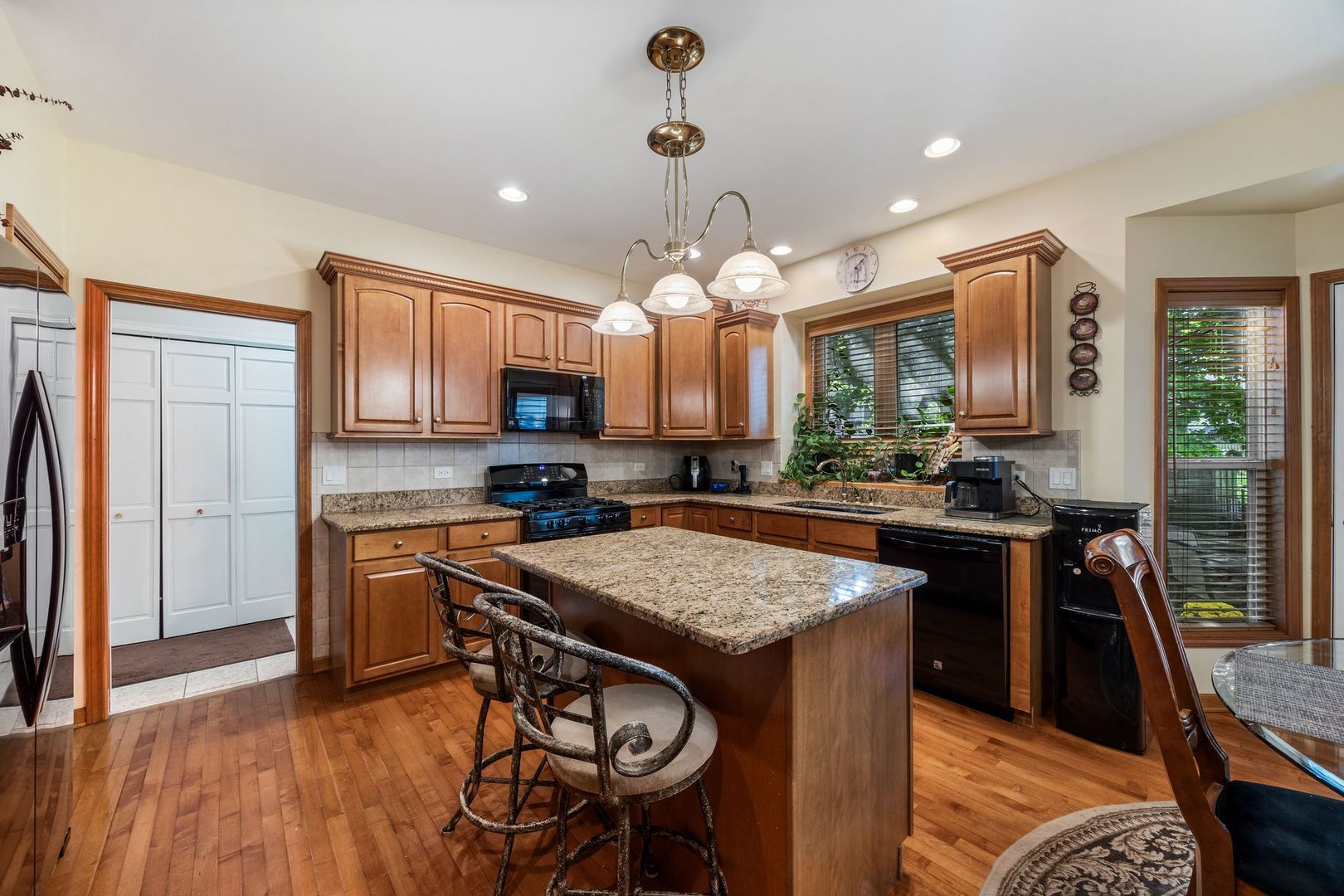 238 Willowwood Drive, Oswego, IL 60543