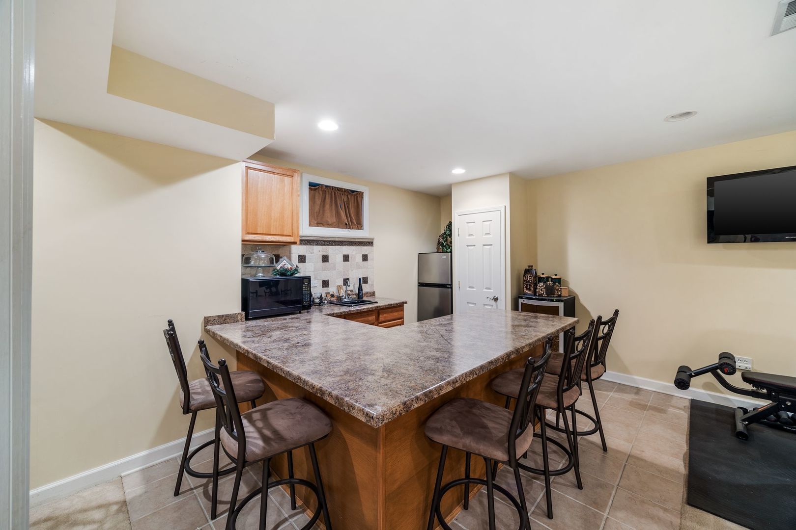 238 Willowwood Drive, Oswego, IL 60543