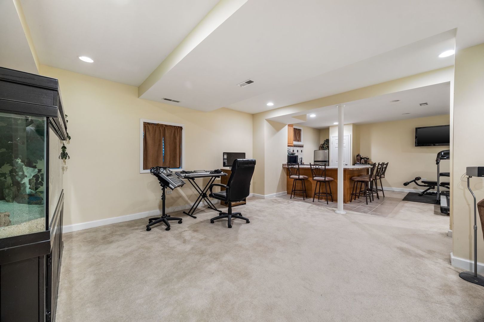 238 Willowwood Drive, Oswego, IL 60543