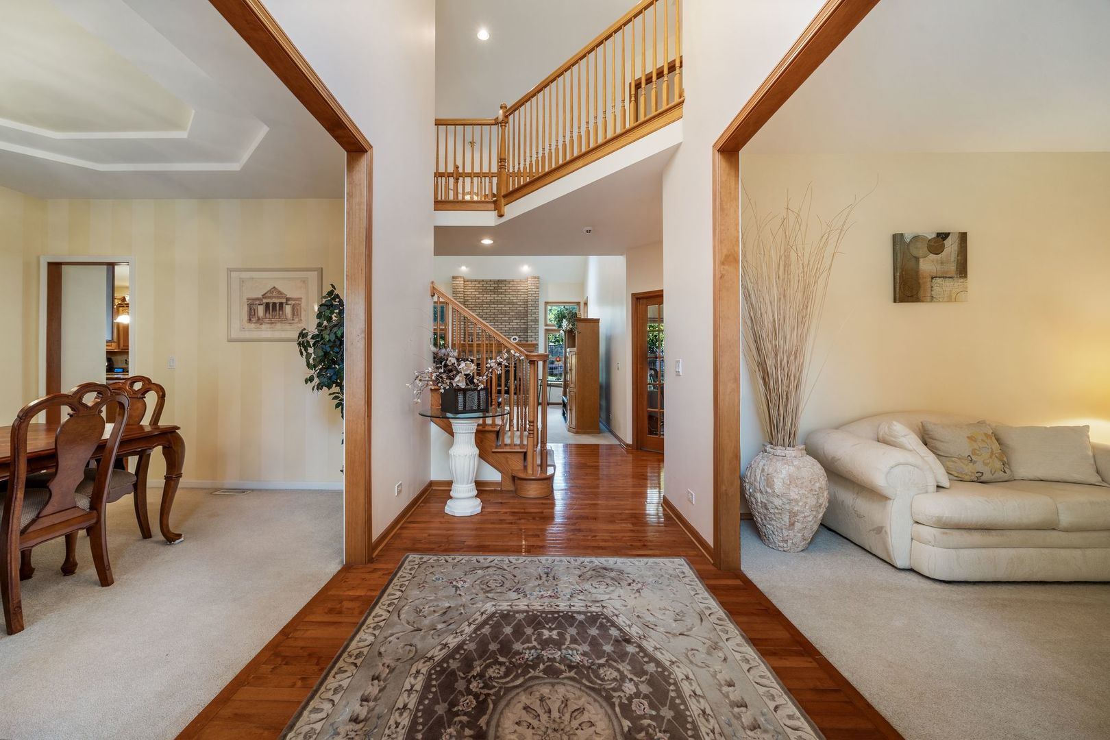 238 Willowwood Drive, Oswego, IL 60543