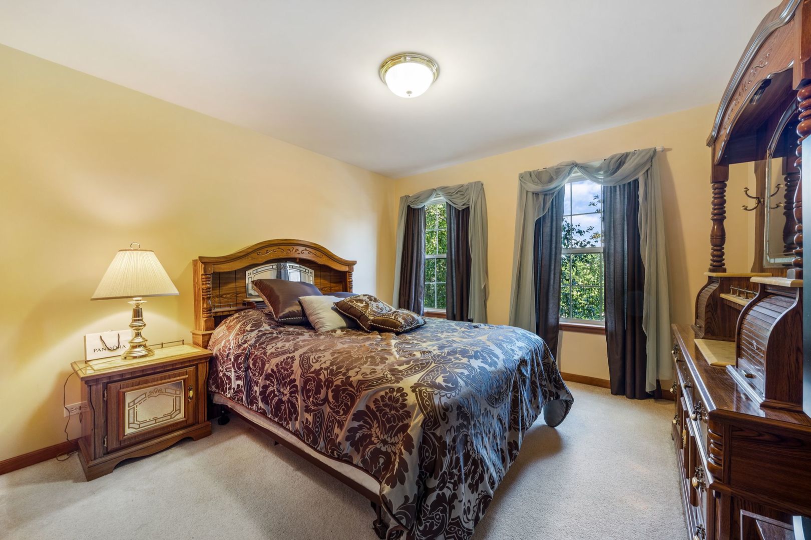 238 Willowwood Drive, Oswego, IL 60543