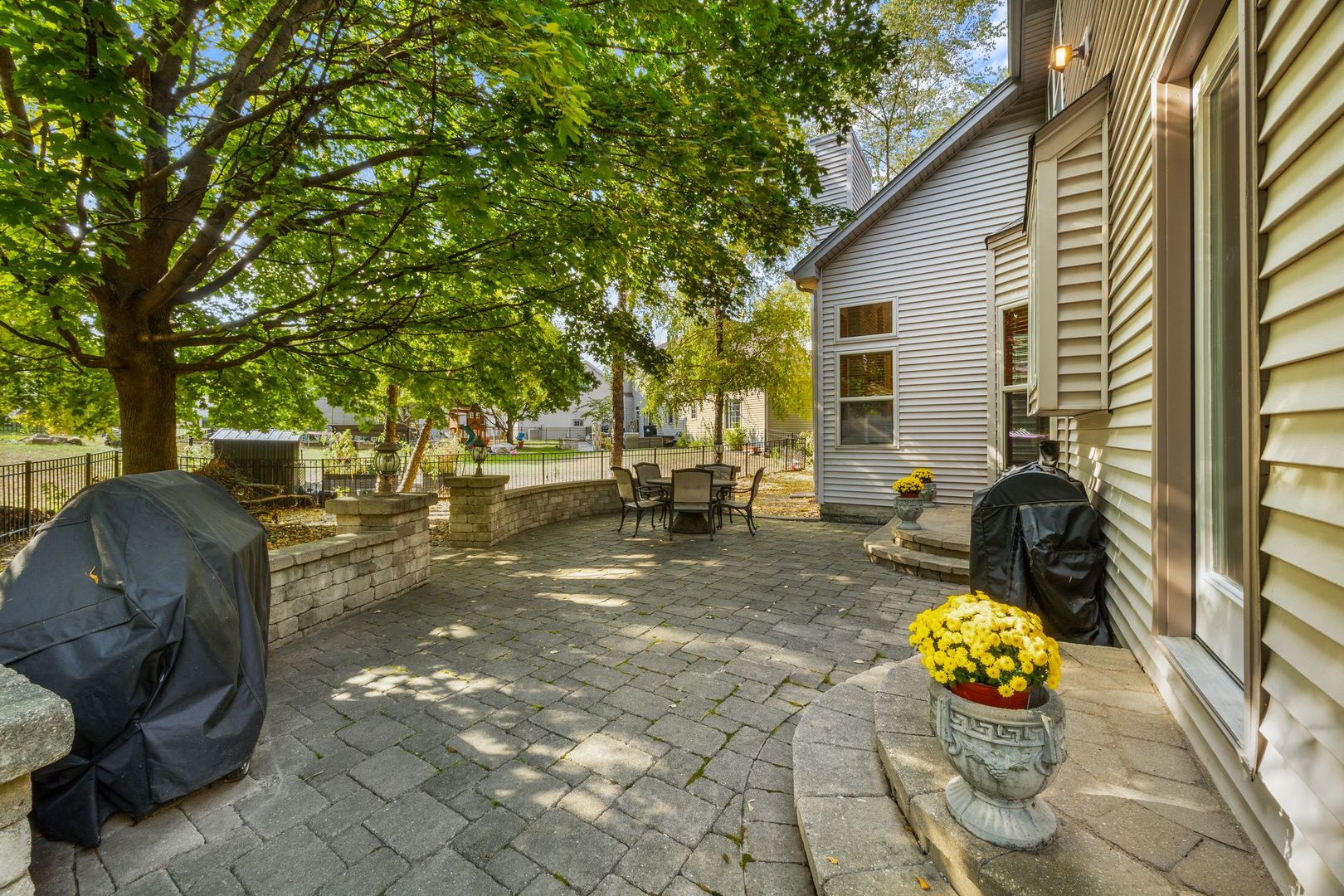 238 Willowwood Drive, Oswego, IL 60543