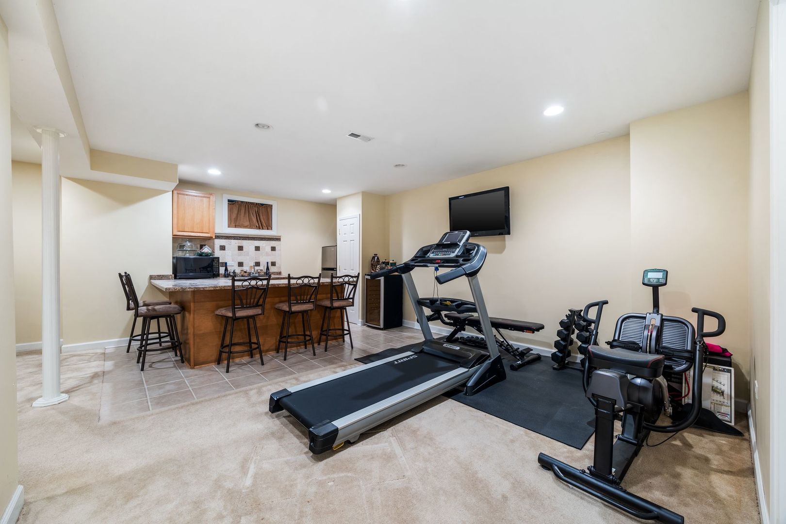 238 Willowwood Drive, Oswego, IL 60543