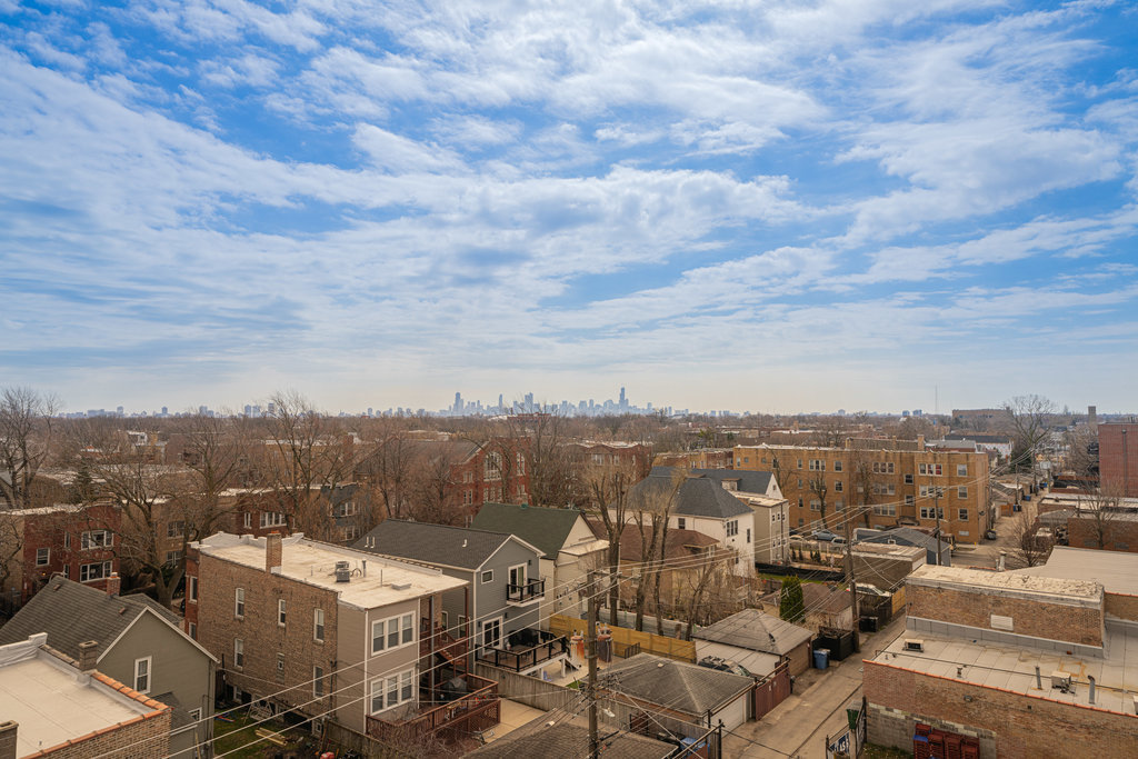 4231 N Kedzie Avenue #4C, Chicago, IL 60618
