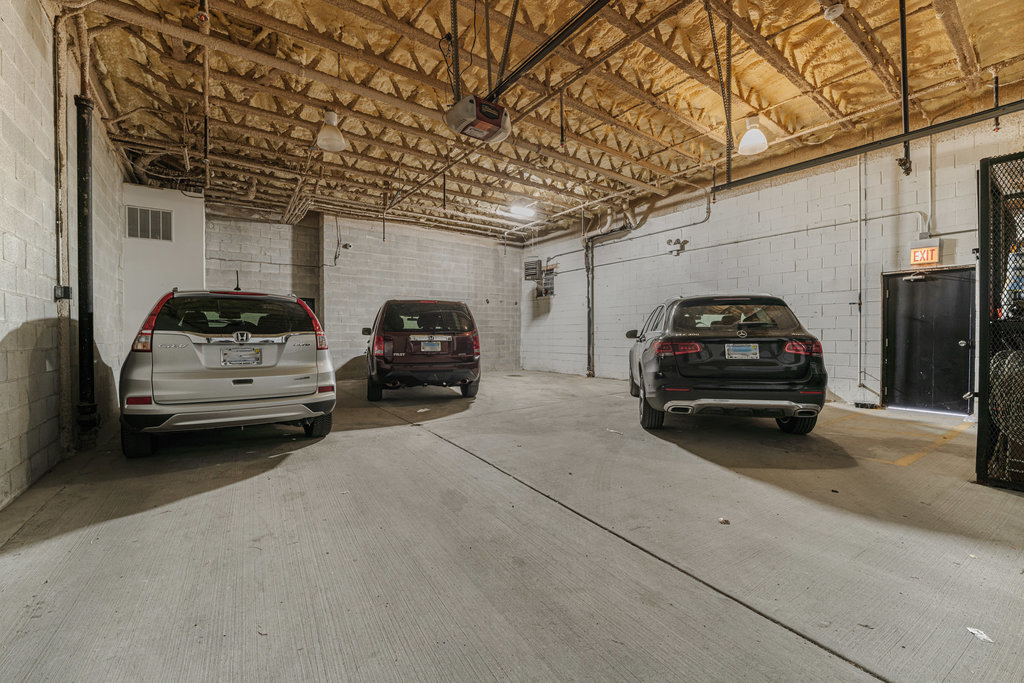 4231 N Kedzie Avenue #4C, Chicago, IL 60618