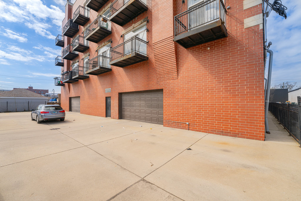 4231 N Kedzie Avenue #4C, Chicago, IL 60618