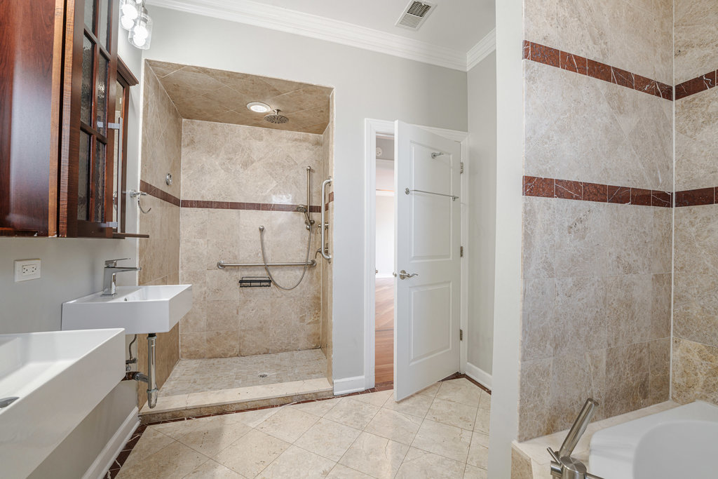 4231 N Kedzie Avenue #4C, Chicago, IL 60618