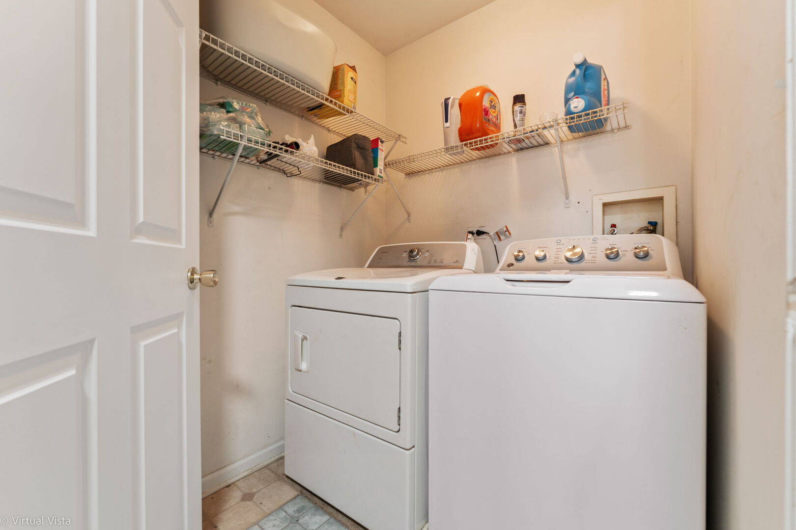 1551 Glacier Trail, Carpentersville, IL 60110