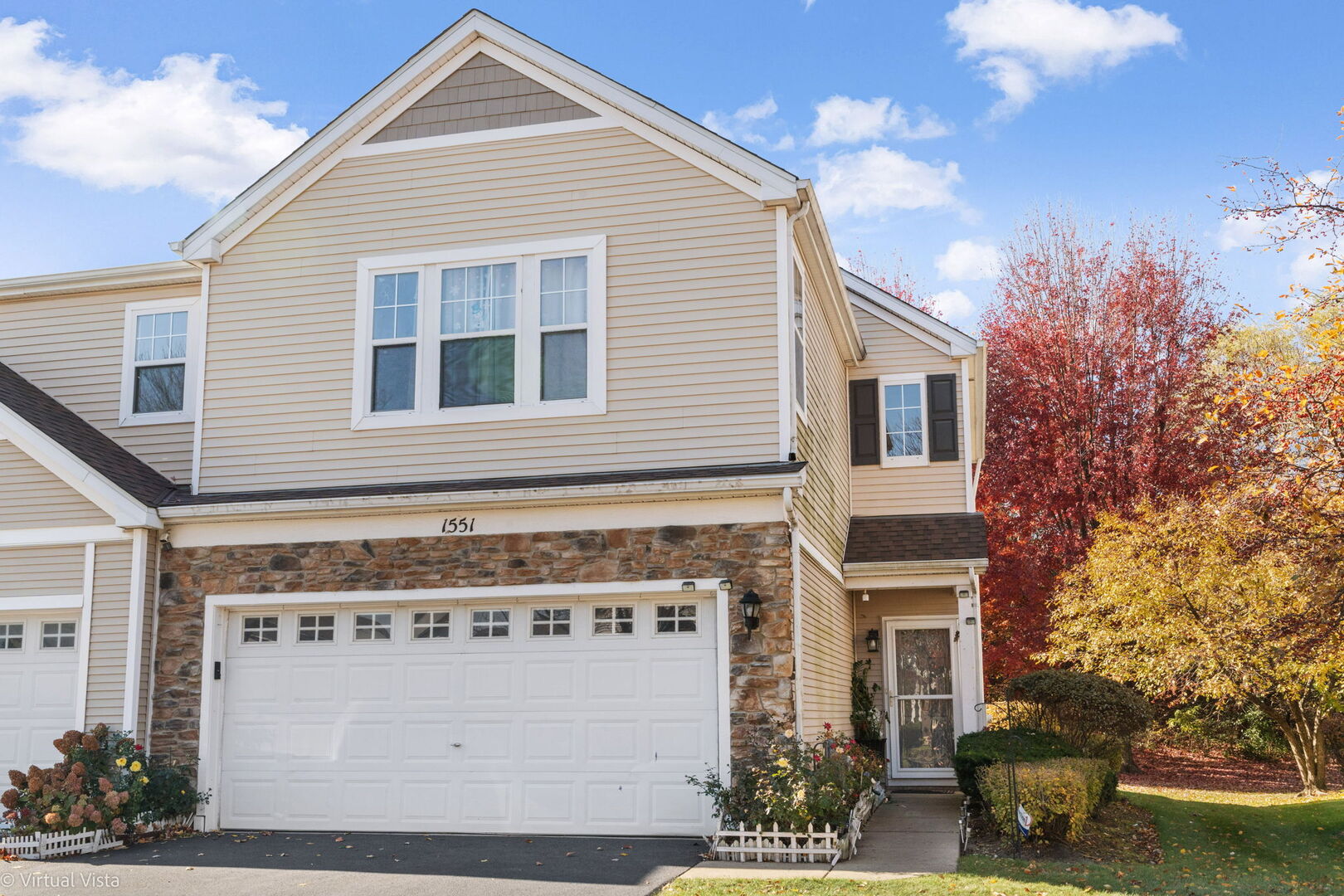 1551 Glacier Trail, Carpentersville, IL 60110