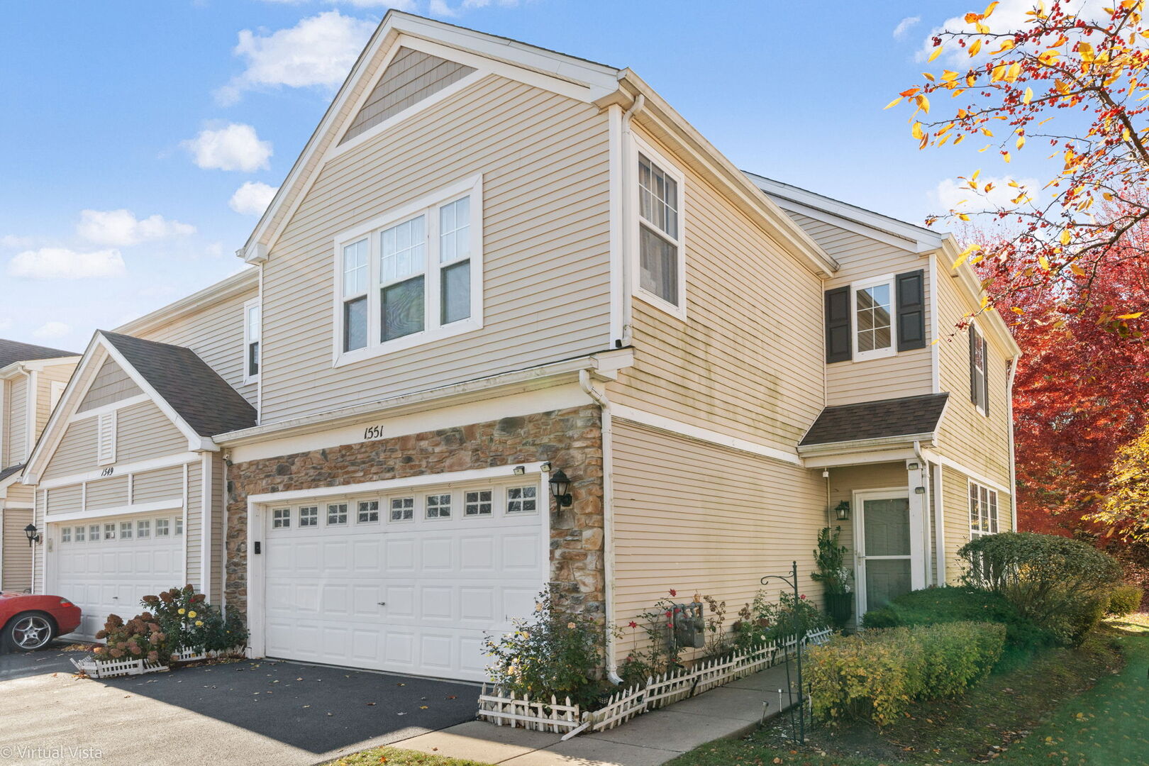 1551 Glacier Trail, Carpentersville, IL 60110