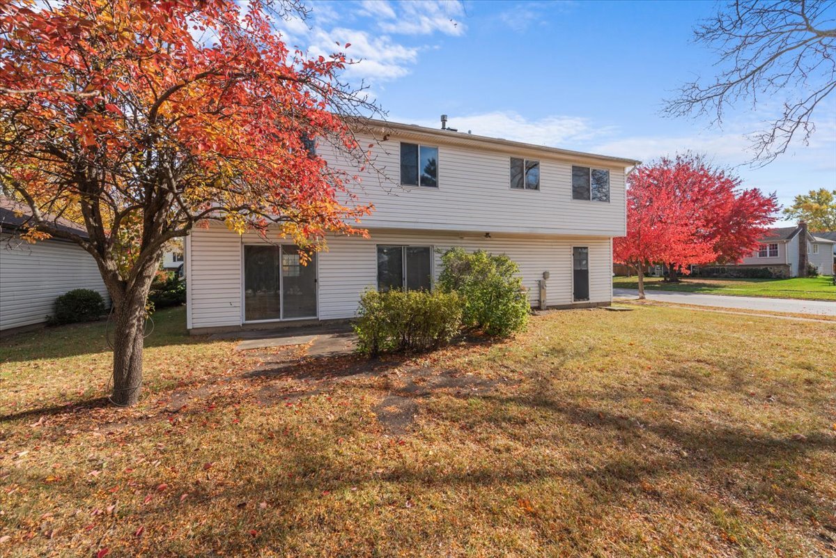 2 Oakmont Court, Streamwood, IL 60107