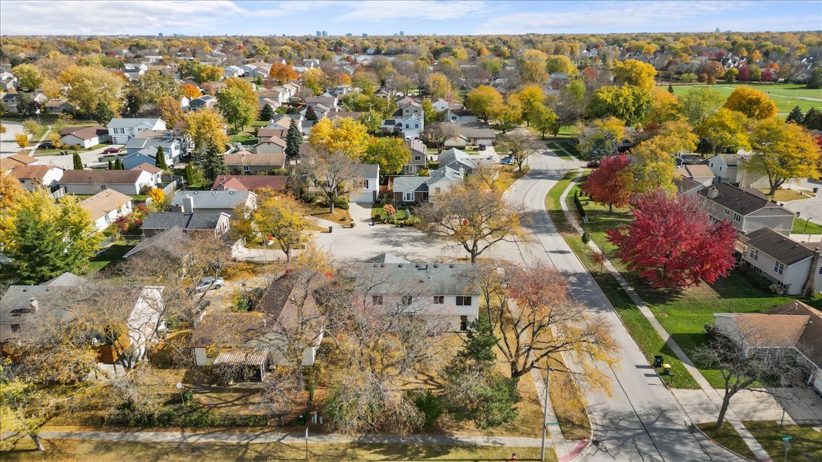 2 Oakmont Court, Streamwood, IL 60107