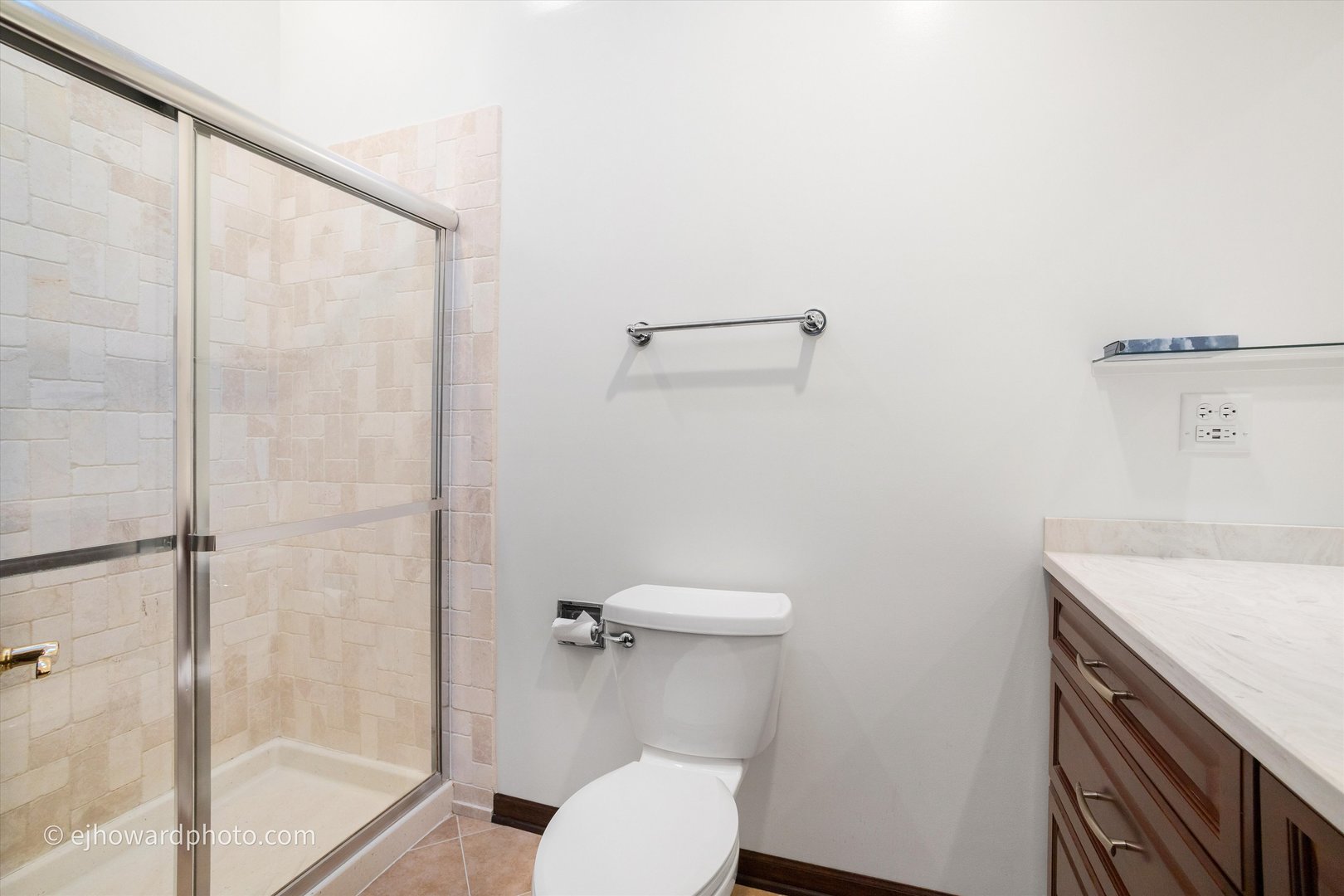 6142 Ivy Drive, Lisle, IL 60532