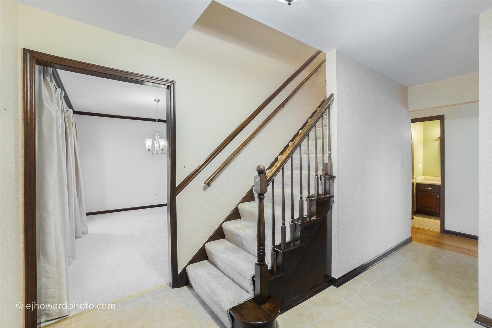 6142 Ivy Drive, Lisle, IL 60532