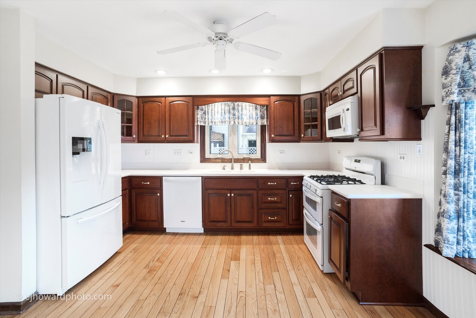 6142 Ivy Drive, Lisle, IL 60532