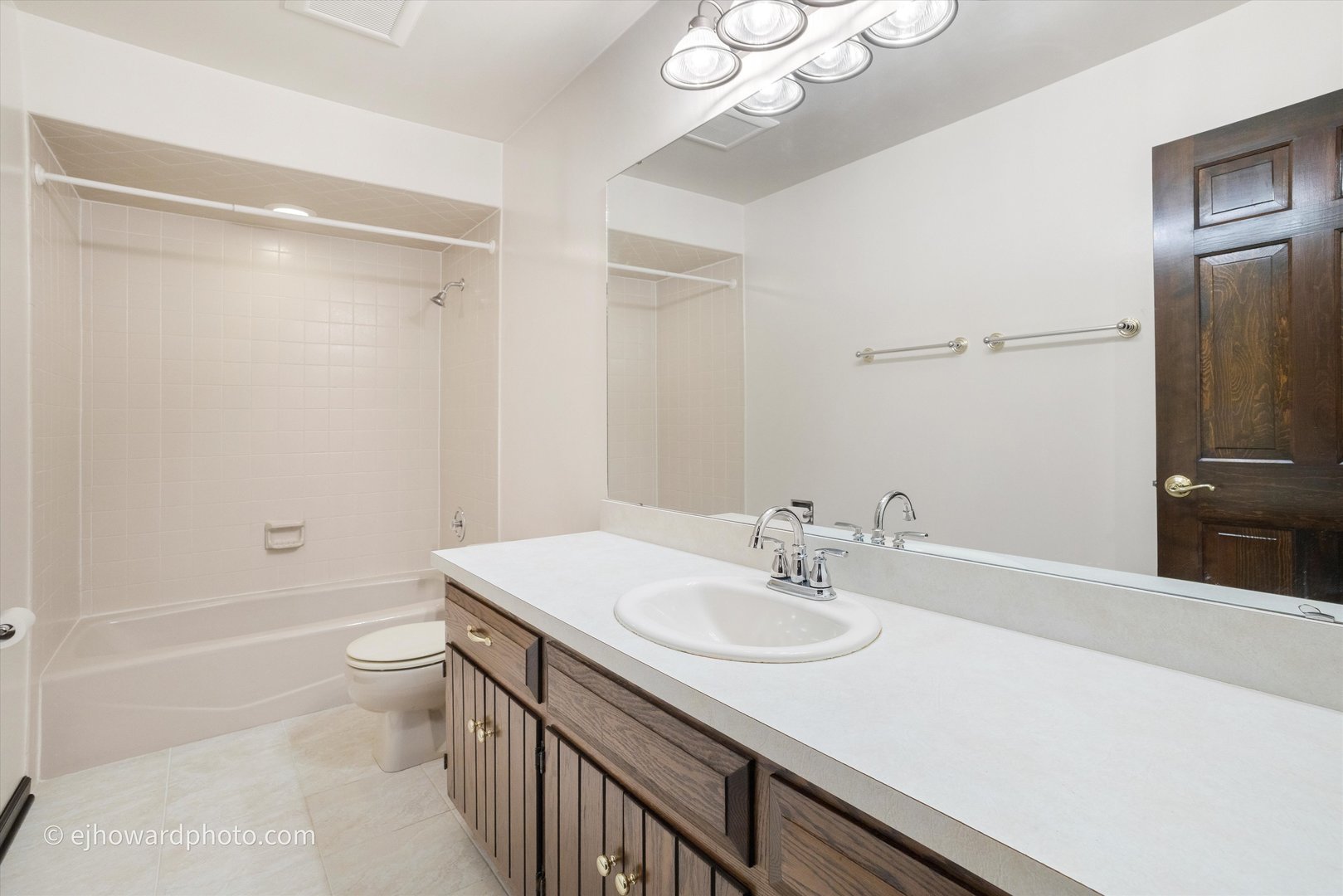 6142 Ivy Drive, Lisle, IL 60532