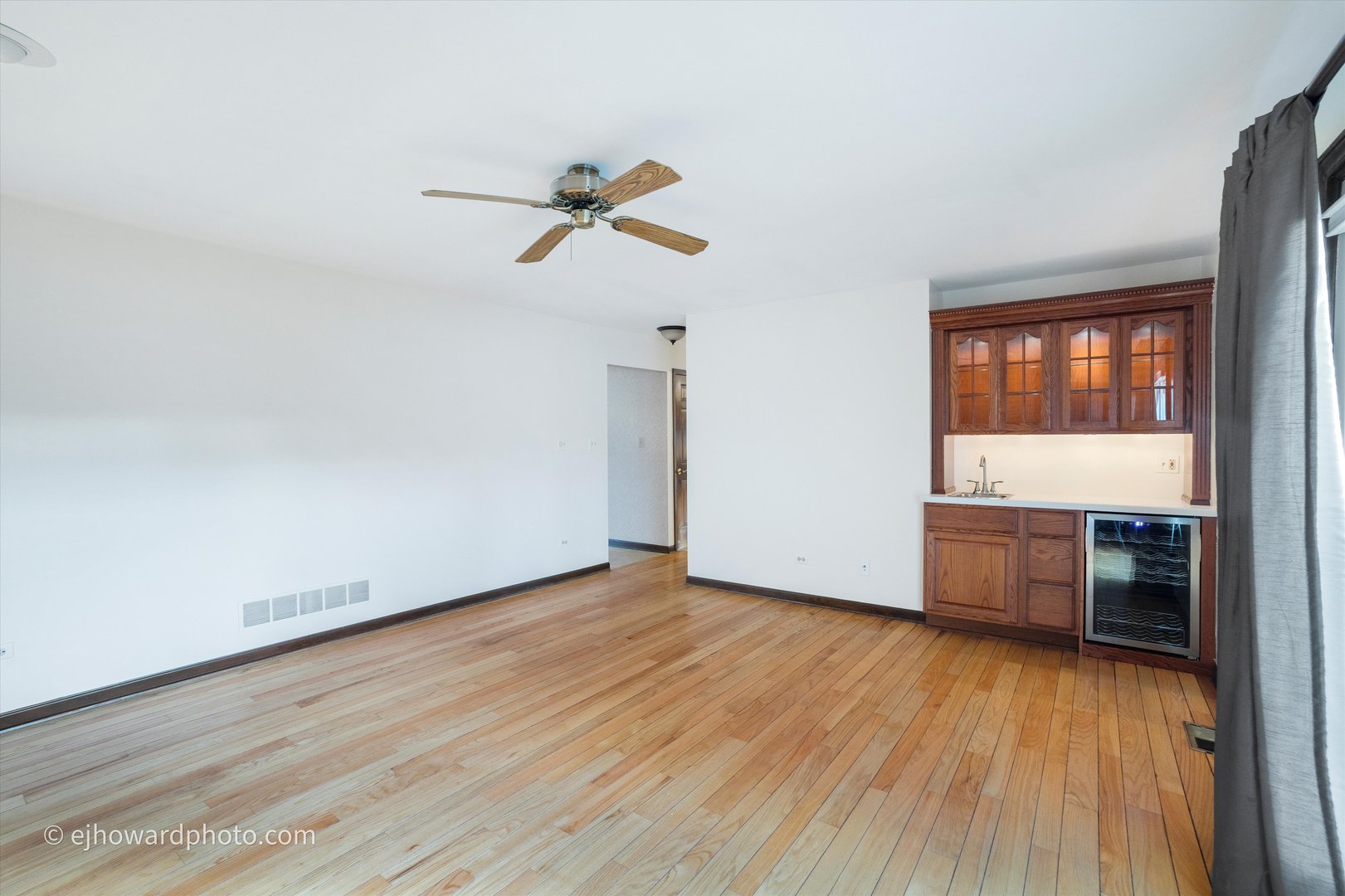 6142 Ivy Drive, Lisle, IL 60532