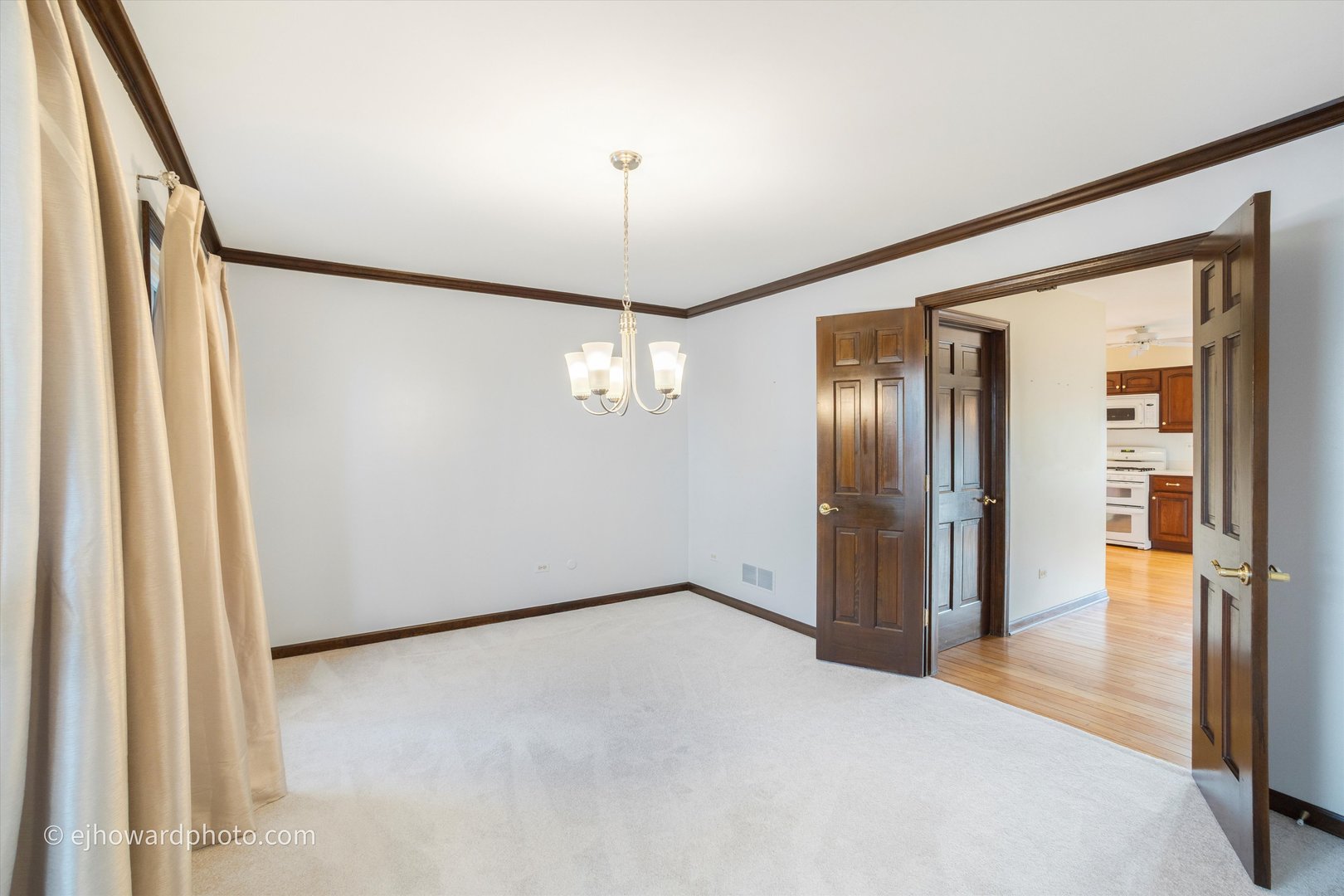 6142 Ivy Drive, Lisle, IL 60532