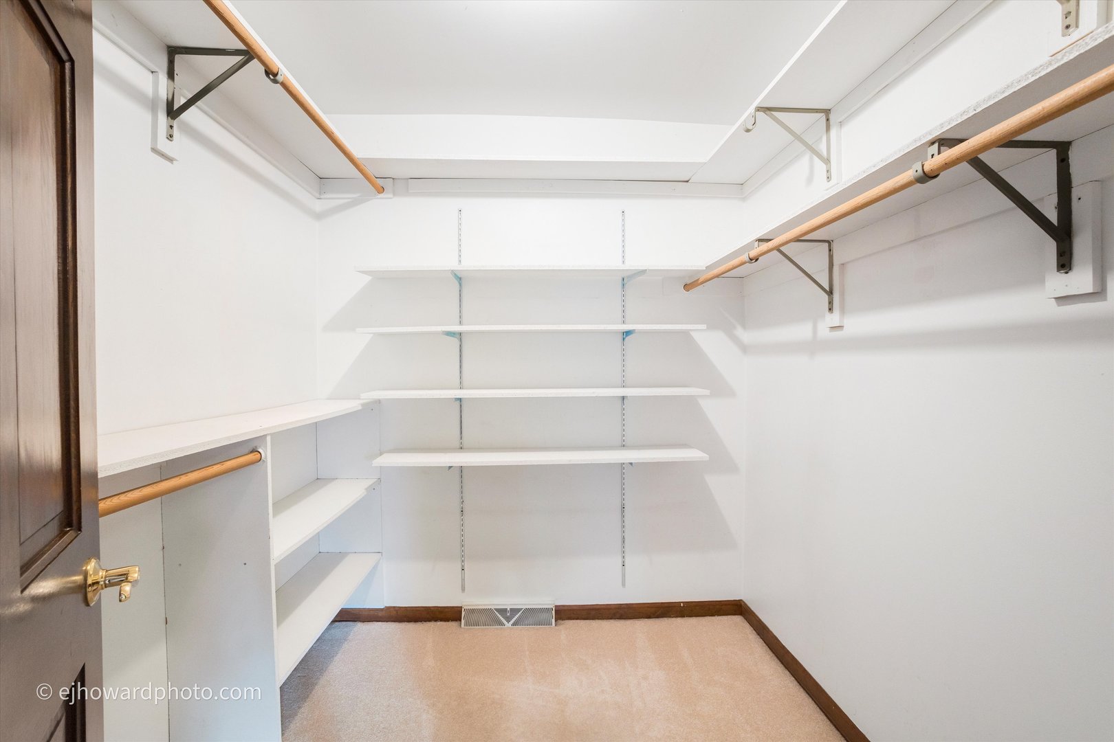 6142 Ivy Drive, Lisle, IL 60532