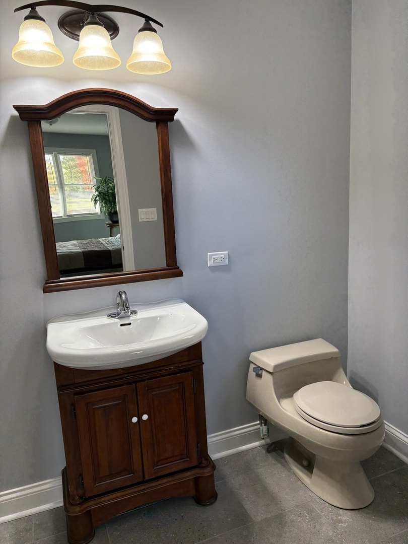 5517 Essex Road, Lisle, IL 60532