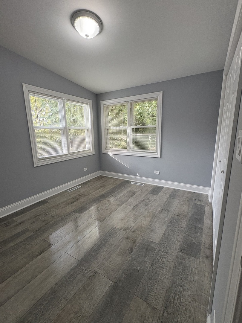 5517 Essex Road, Lisle, IL 60532