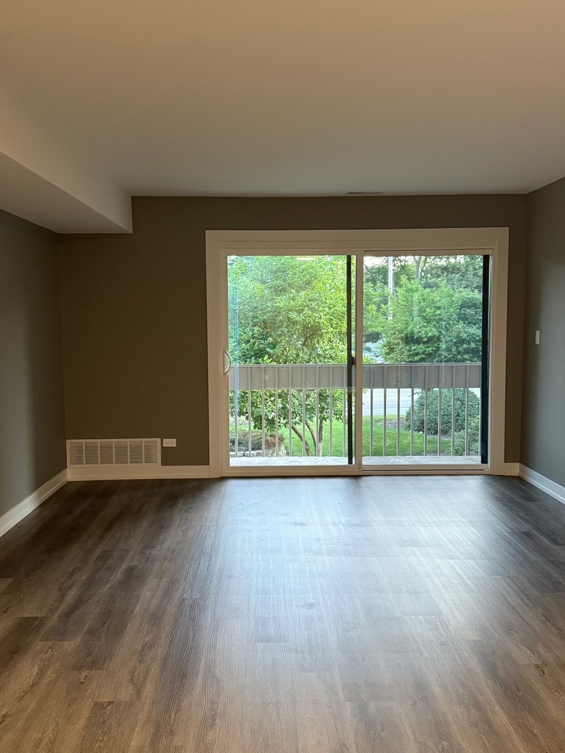 1322 E Ports O Call Drive #1W, Palatine, IL 60074