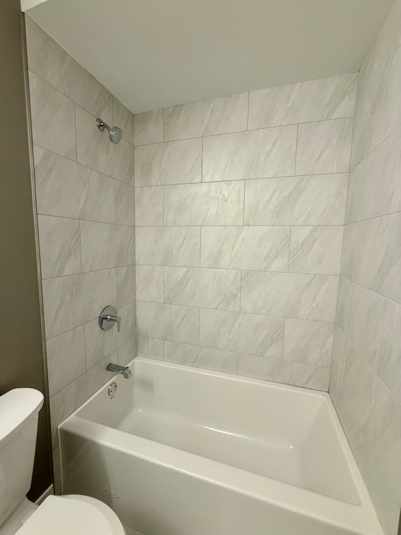 1322 E Ports O Call Drive #1W, Palatine, IL 60074