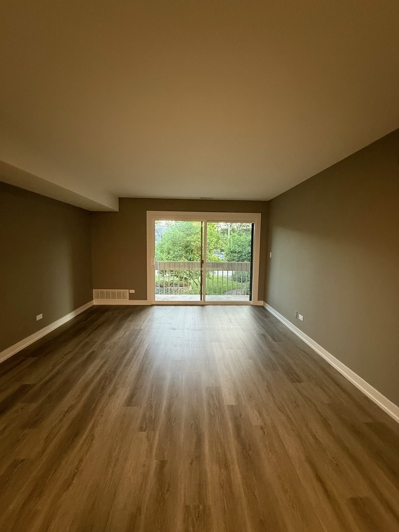 1322 E Ports O Call Drive #1W, Palatine, IL 60074