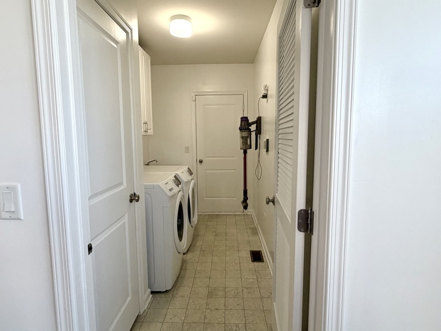 3660 Thornhill Drive, Elgin, IL 60124